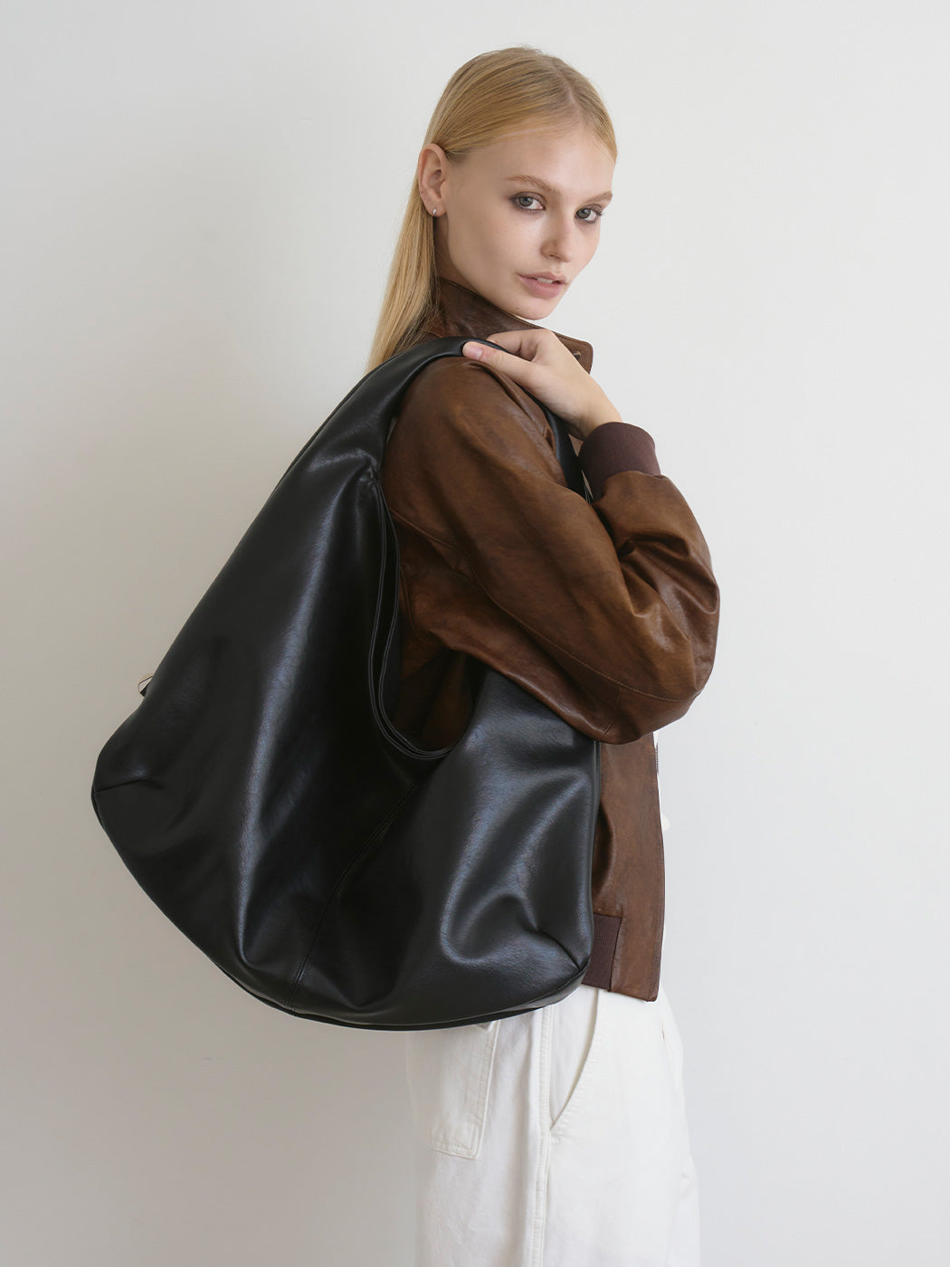 RV-002 Easy Hobo_Black
