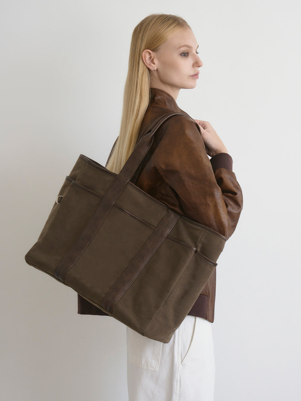 RV-003 City Reverse Tote_Canvas Khaki, Ashbrown