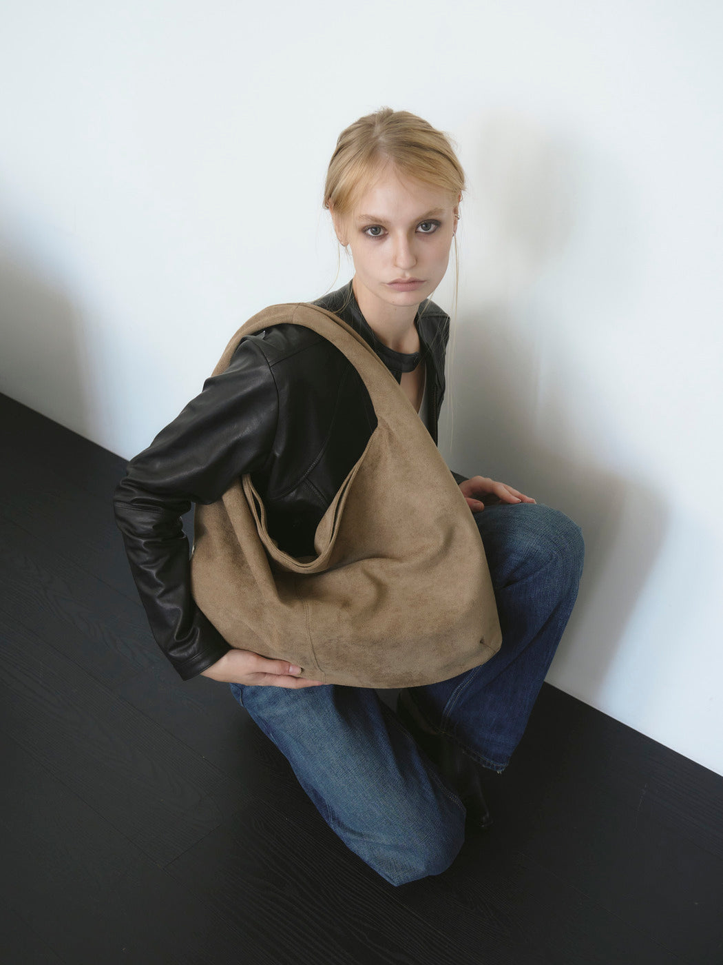 RV-002 Easy Hobo_Suede Ashtaupe